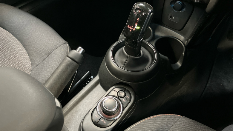 MINI Hatchback 1.5 Cooper Classic 3dr Auto Petrol Hatchback